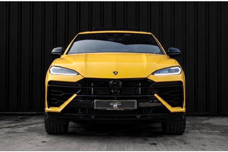 2025 Lamborghini Urus photo 3