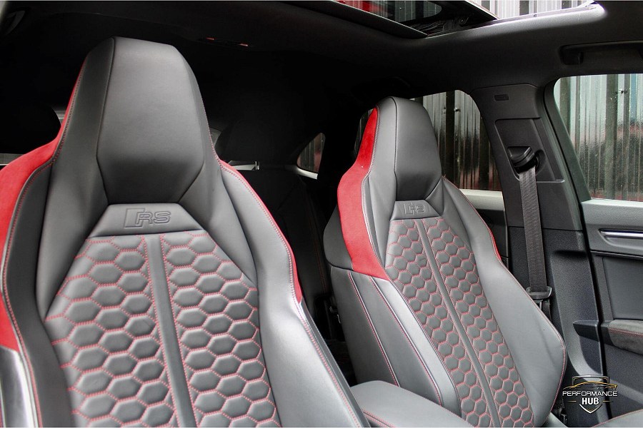 2022 Audi RS Q3 photo 7