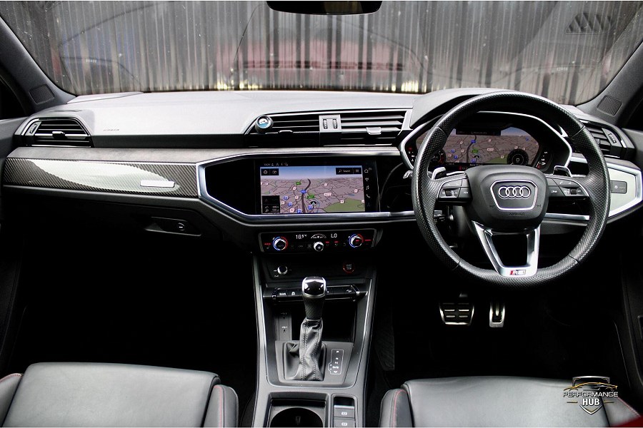 2022 Audi RS Q3 photo 9