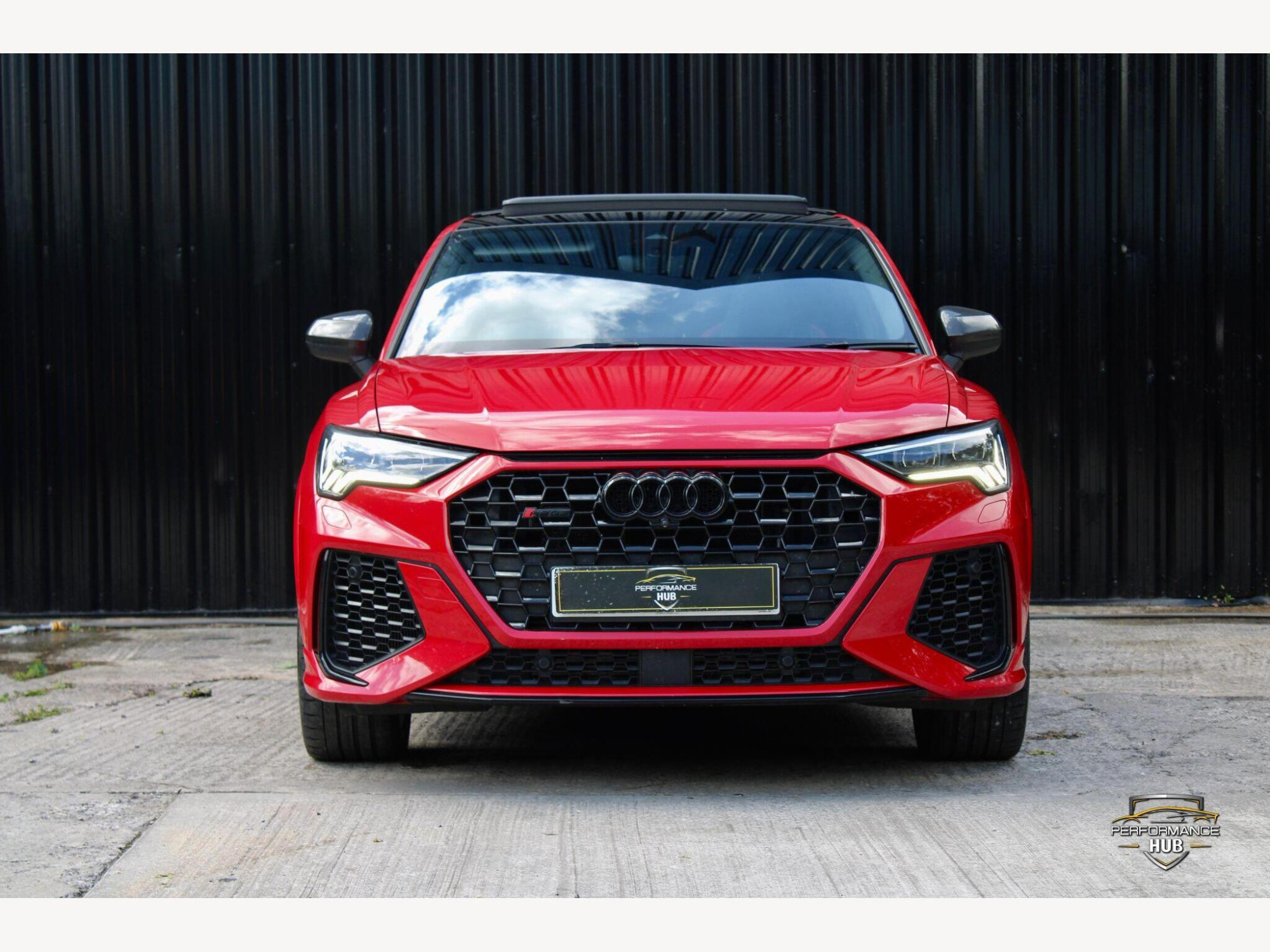 Audi RS Q3 photo 2
