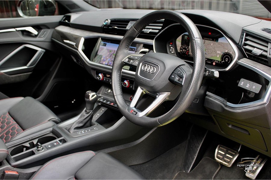 2022 Audi RS Q3 photo 8
