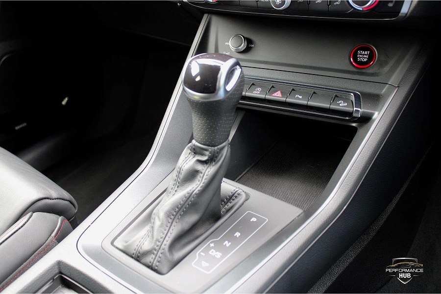 2022 Audi RS Q3 photo 13