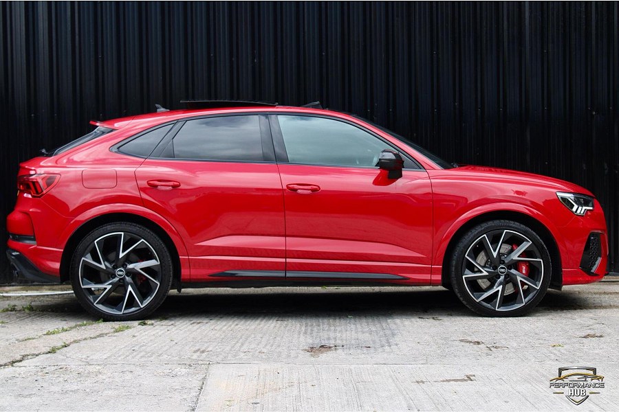 2022 Audi RS Q3 photo 3