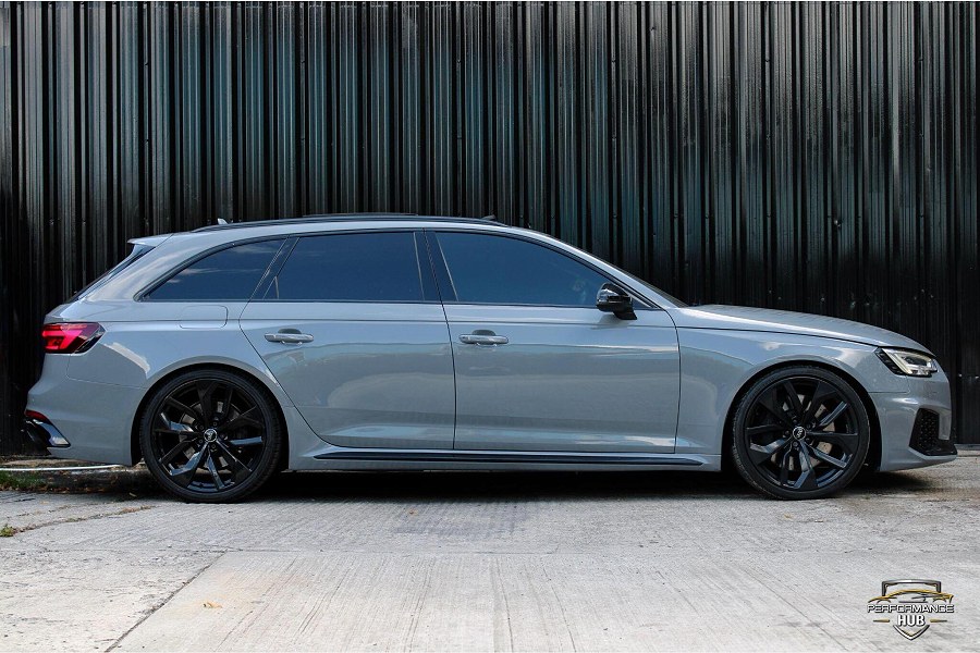 2018 Audi RS4 Avant photo 3