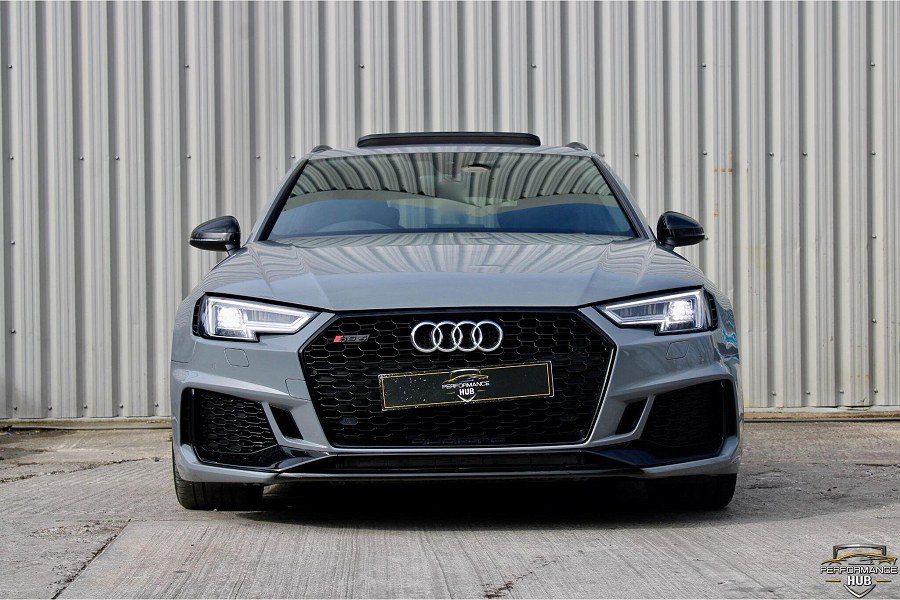 Audi RS4 Avant photo 2