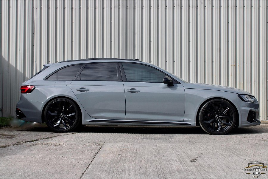 2018 Audi RS4 Avant photo 3