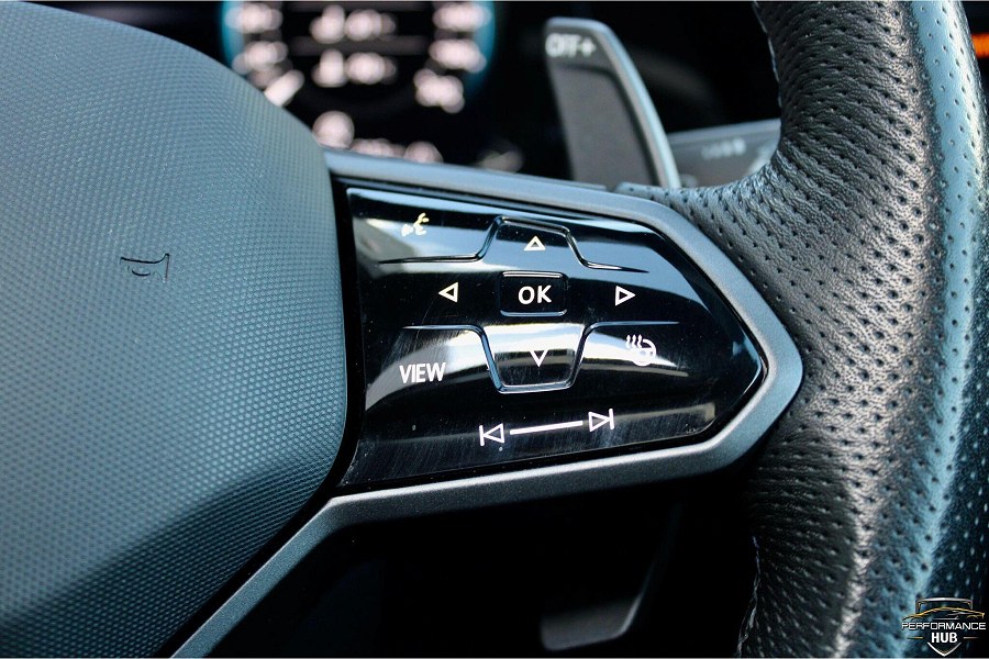 2025 Volkswagen Golf photo 8