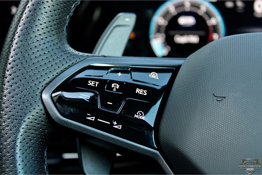 2025 Volkswagen Golf photo 9