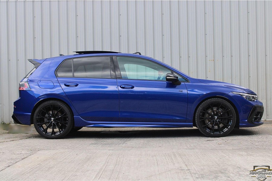 2025 Volkswagen Golf photo 3