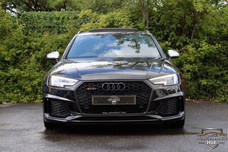 AUDI RS4 photo 2
