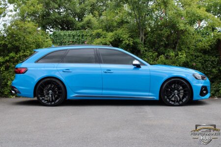 2020 AUDI RS4 photo 3