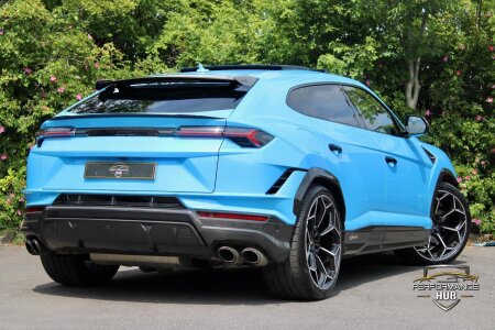 2023 LAMBORGHINI URUS photo 4