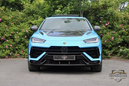 LAMBORGHINI URUS photo 2