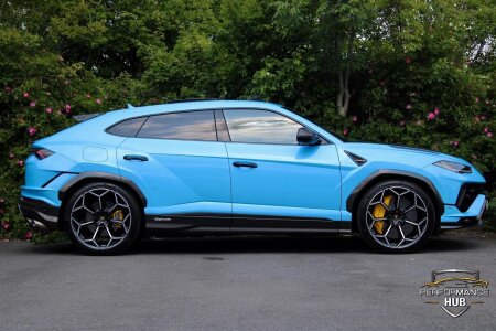 2023 LAMBORGHINI URUS photo 3