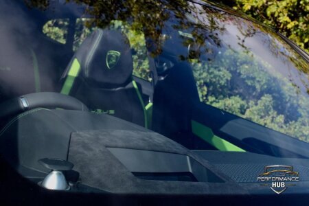 2024 LAMBORGHINI URUS photo 8