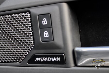2023 LAND ROVER DEFENDER 90 photo 9