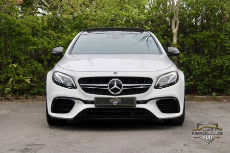 MERCEDES-BENZ E CLASS photo 2