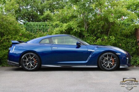 2017 NISSAN GT-R photo 3