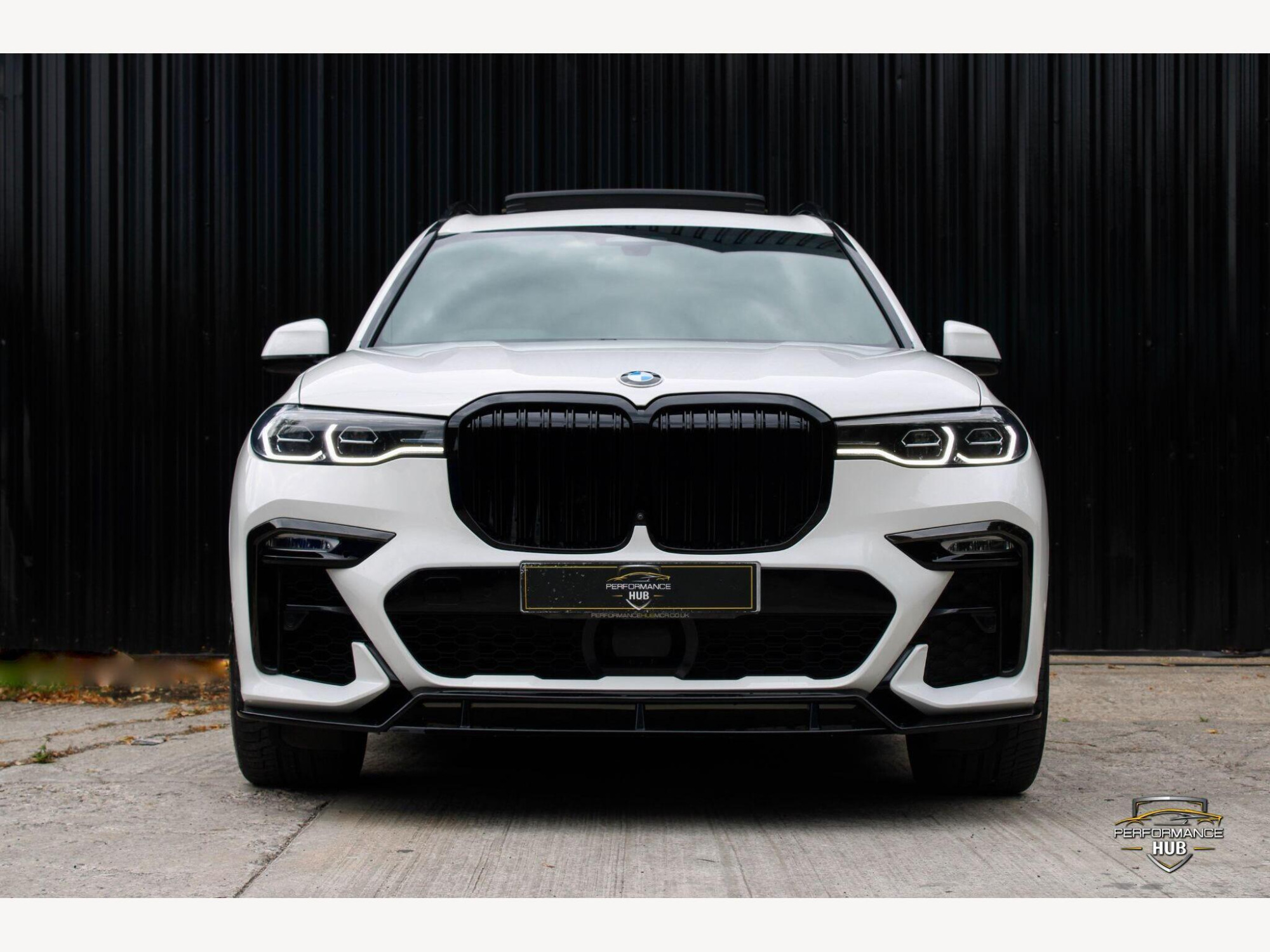 BMW X7 photo 2