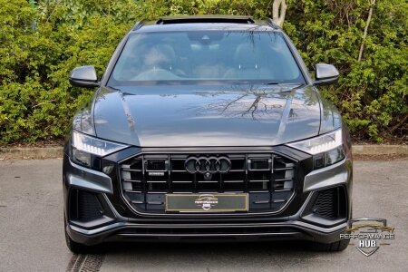 AUDI Q8 photo 2
