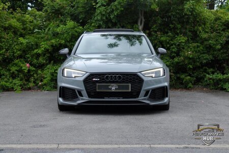 AUDI RS4 AVANT photo 2