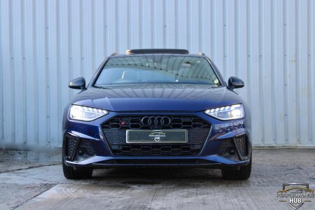 AUDI S4 AVANT photo 2