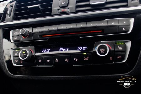 2019 BMW 1 SERIES photo 9