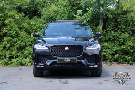 JAGUAR F-PACE photo 2