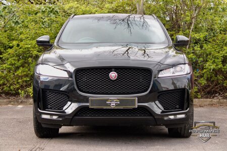 JAGUAR F-PACE photo 2