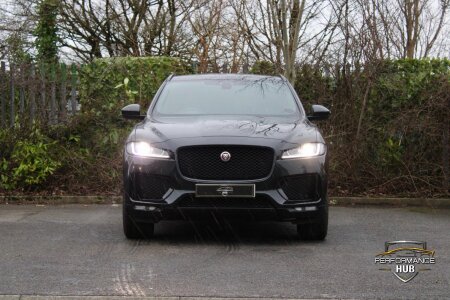 JAGUAR F-PACE photo 2