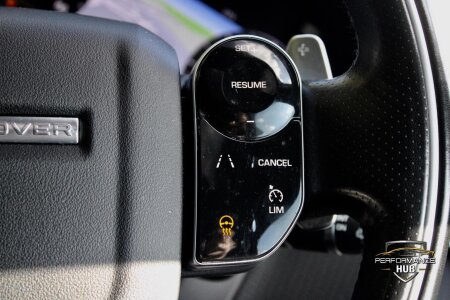 2019 LAND ROVER RANGE ROVER VELAR photo 9