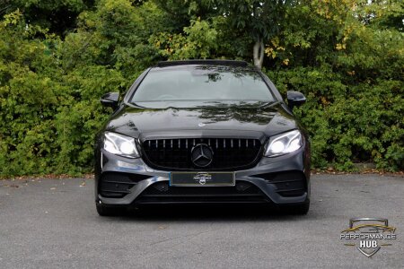 MERCEDES-BENZ E CLASS photo 2