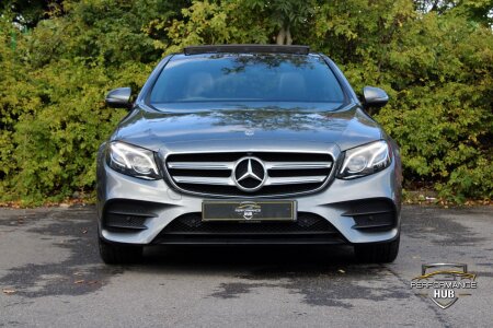 MERCEDES-BENZ E CLASS photo 2