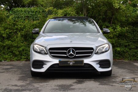 MERCEDES-BENZ E CLASS photo 2