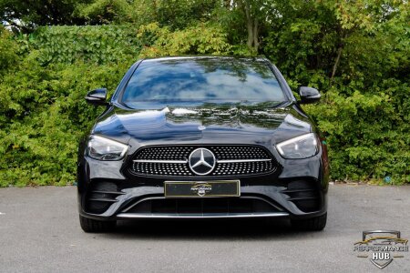 MERCEDES-BENZ E CLASS photo 2