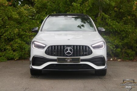 MERCEDES-BENZ GLA photo 2