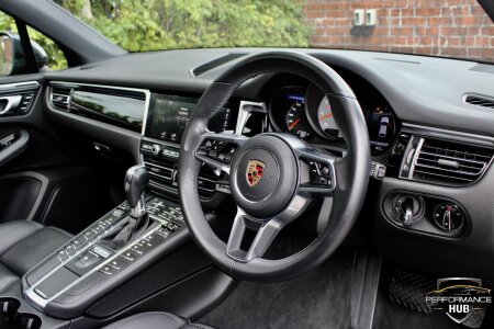 2019 PORSCHE MACAN photo 7