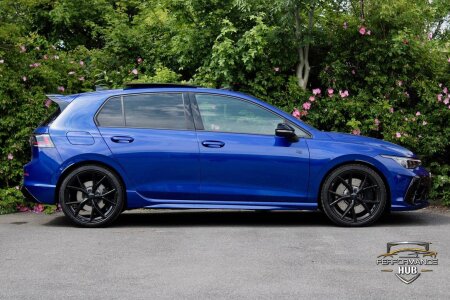2025 VOLKSWAGEN GOLF photo 3