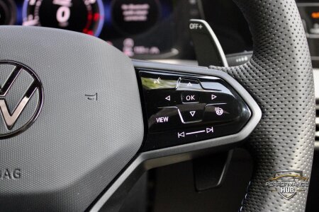 2025 VOLKSWAGEN GOLF photo 10