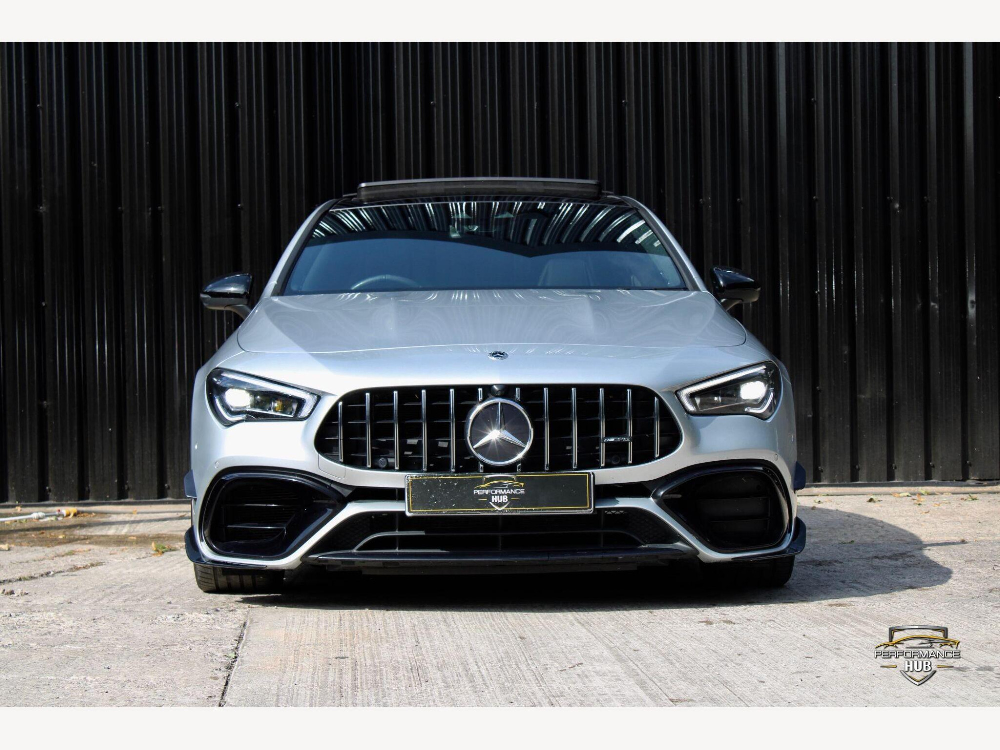 Mercedes-Benz CLA photo 2