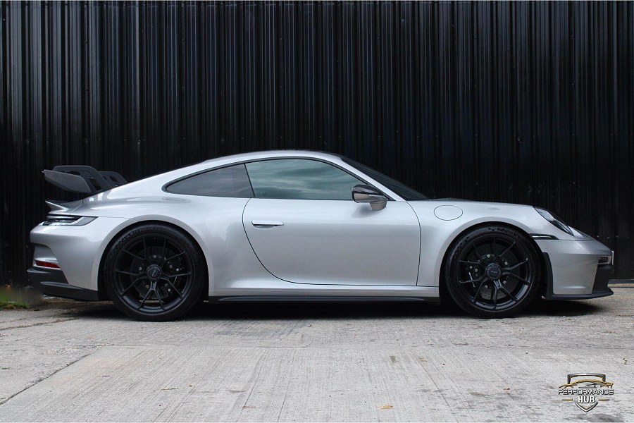 2023 Porsche 911 photo 3