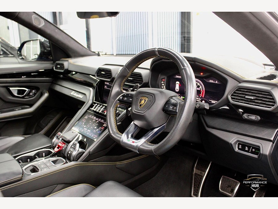 2021 Lamborghini Urus photo 7