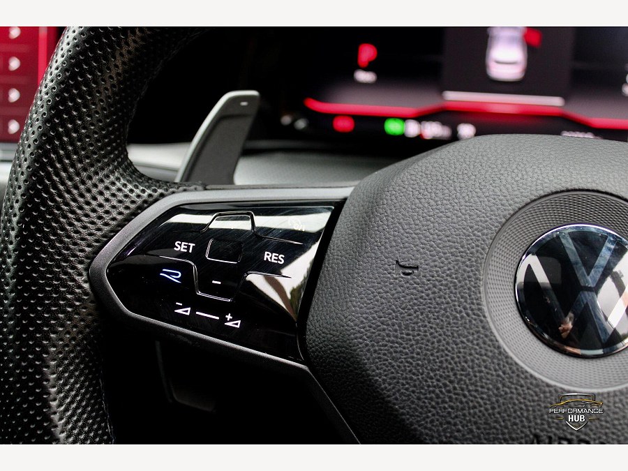 2022 Volkswagen Golf photo 9