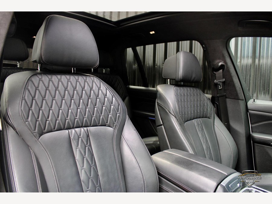 2022 BMW X7 photo 7
