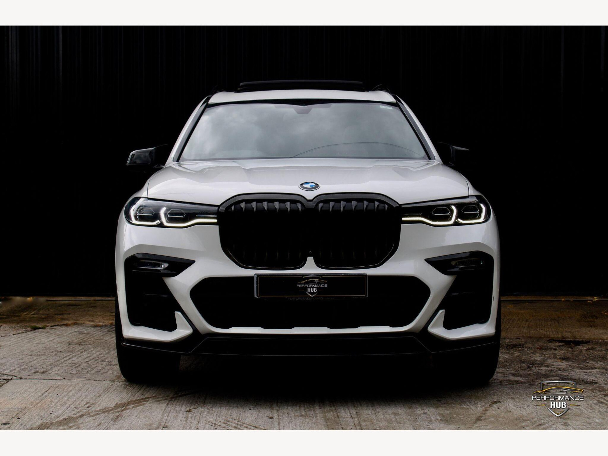 BMW X7 photo 2