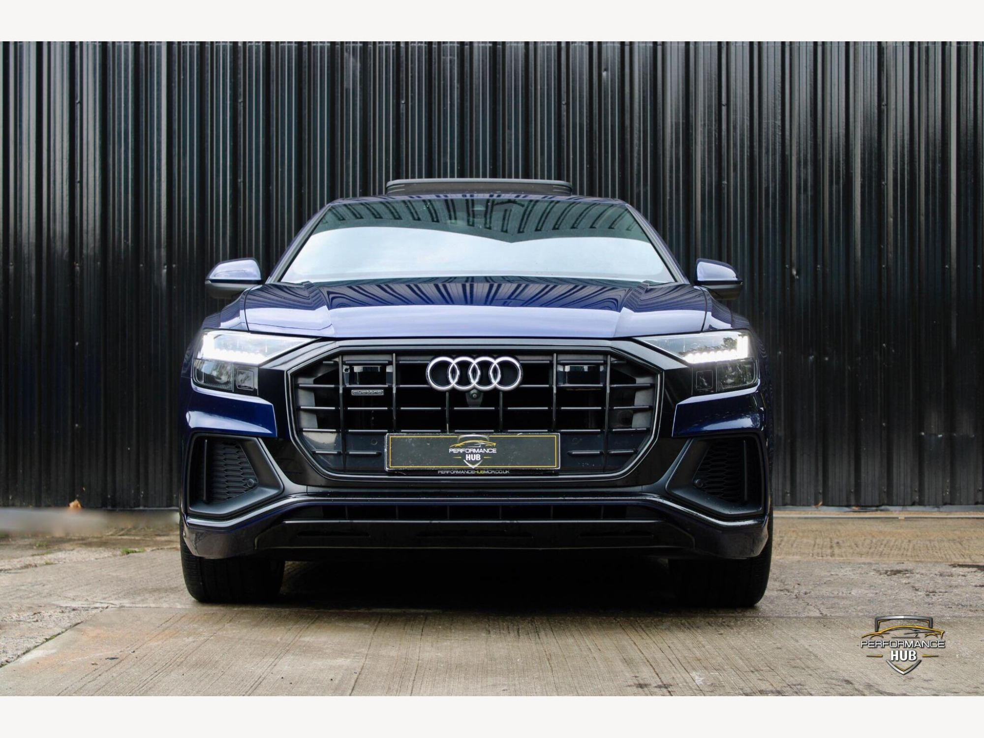 Audi Q8 photo 2