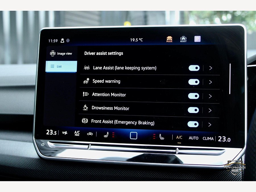 2025 Volkswagen Golf photo 13