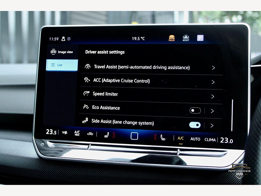 2025 Volkswagen Golf photo 14