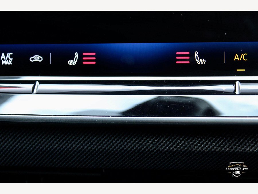 2025 Volkswagen Golf photo 11