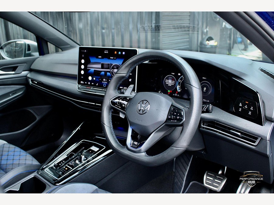 2025 Volkswagen Golf photo 7